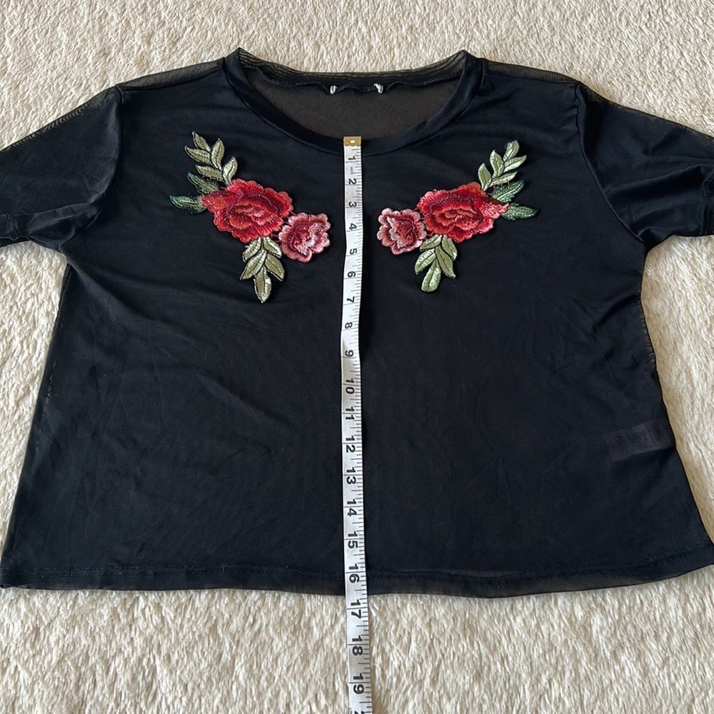 Black mesh rose embroidered shirt size small - Picture 14 of 16